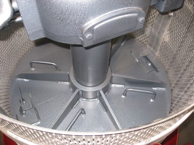 Motorized Grape Press with Hydraulic System - BCM - 4