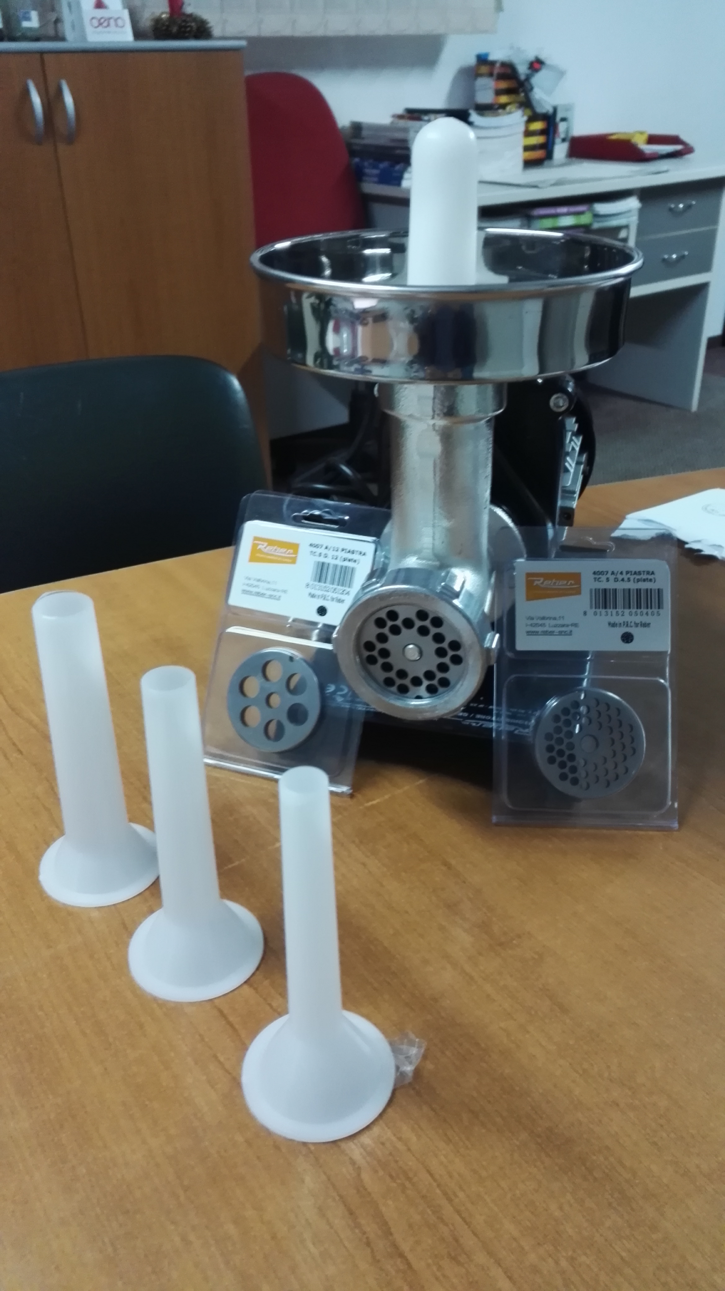 9502N Electric Meat Grinder No. 5, Stainless Steel/Nylon - 3